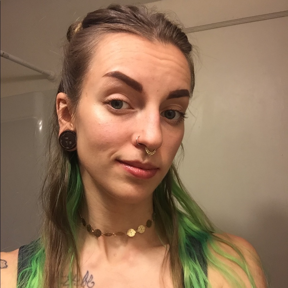 Meet your Posher, Victoria